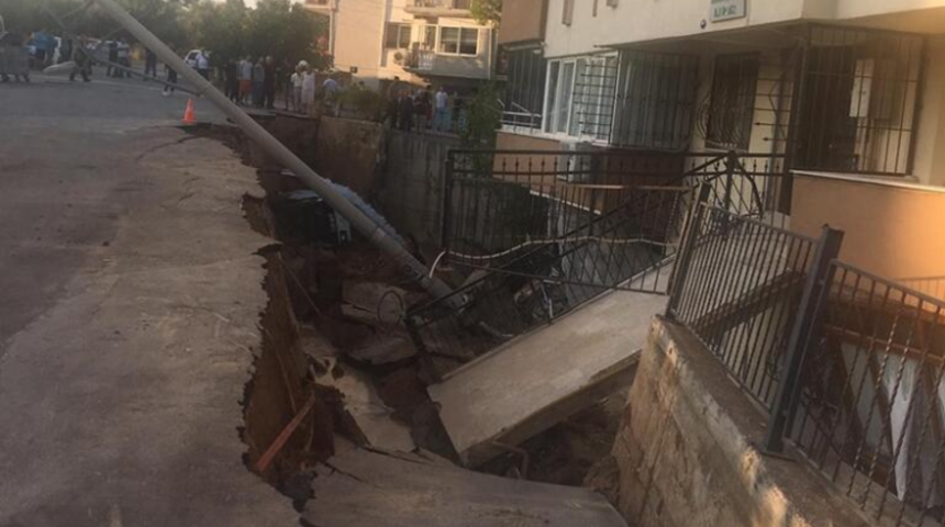 Korkun&ccedil; g&ouml;r&uuml;nt&uuml;! B&uuml;y&uuml;k g&uuml;r&uuml;lt&uuml; koptu