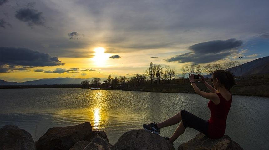 Doğu Anadolu&rsquo;da hava sıcaklığı d&uuml;ş&uuml;yor