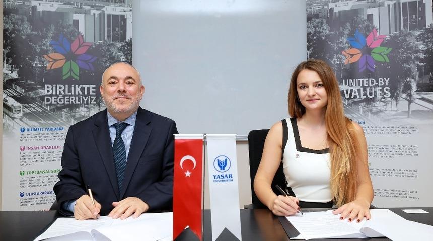 İzmirli iç mimarlara mesleki gelişim katkısı