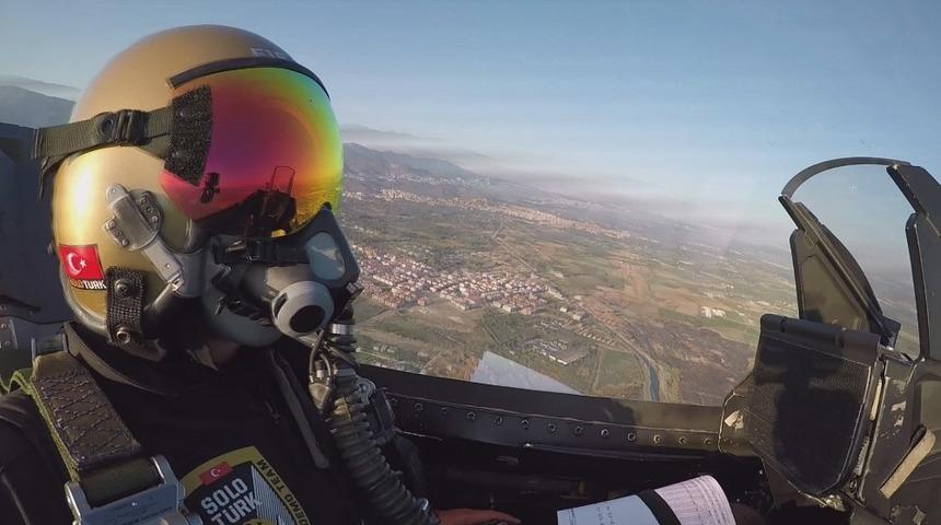 SOLOT&Uuml;RK&rsquo;&uuml;n Mysia g&ouml;sterisi kokpitten b&ouml;yle g&ouml;r&uuml;nt&uuml;lendi