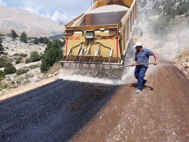 Kaş’ta yayla yollarında asfalt