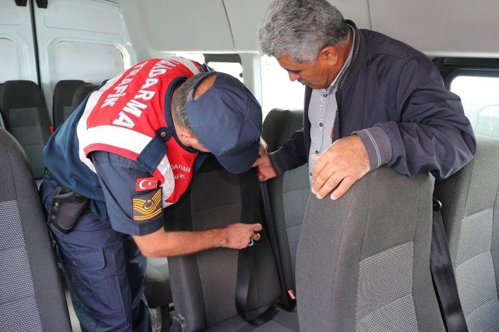 Jandarmadan okul servis araçlarında denetim G5