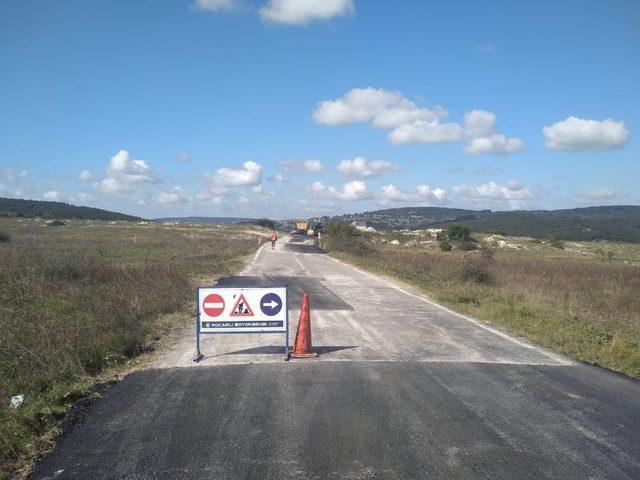 Akçaova yolu bakımdan geçirildi