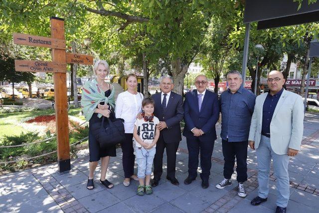 85 &uuml;lkeden 250 gazeteci geliyor 1