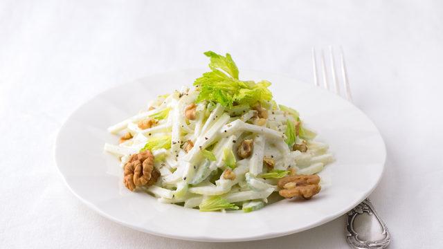 Yeşil elmalı kereviz salatası tarifi