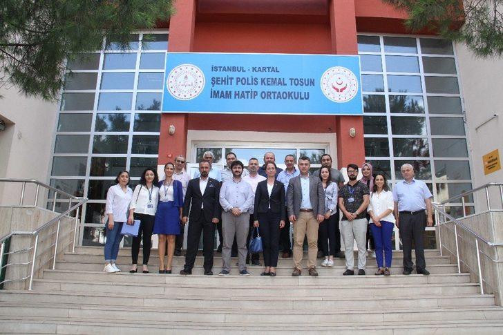 Kartal Belediyesinden minik öğrencilere, çanta ve kırtasiye desteği G2