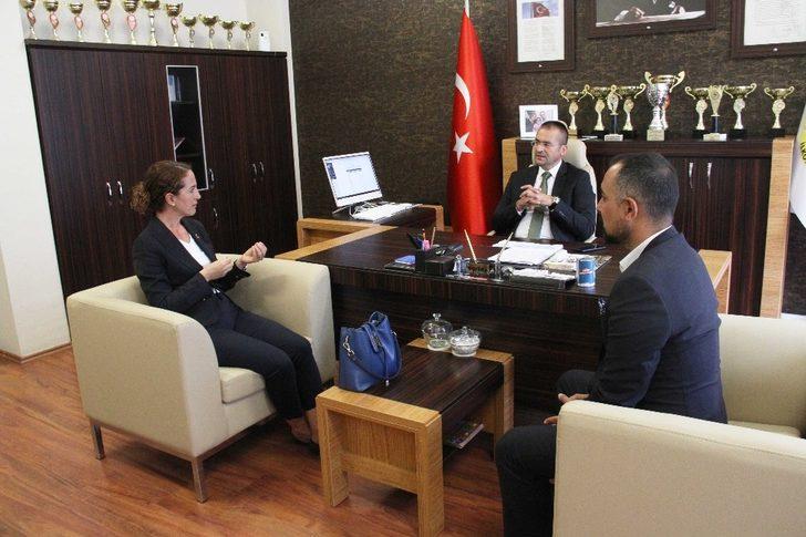 Kartal Belediyesinden minik öğrencilere, çanta ve kırtasiye desteği G3