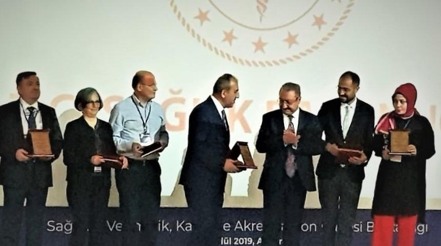 Sağlık Bakan Yardımcısından Bah&ccedil;acı&rsquo;ya plaket
