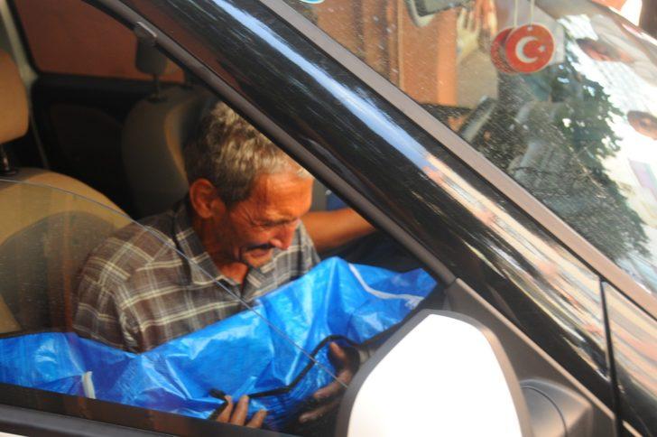 Acı olay... Ölen torununu kucağında götürdü G2