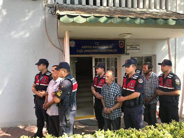 Sakarya’da jandarma operasyonunda 25 kilo esrar ele geçirildi: 3 gözaltı