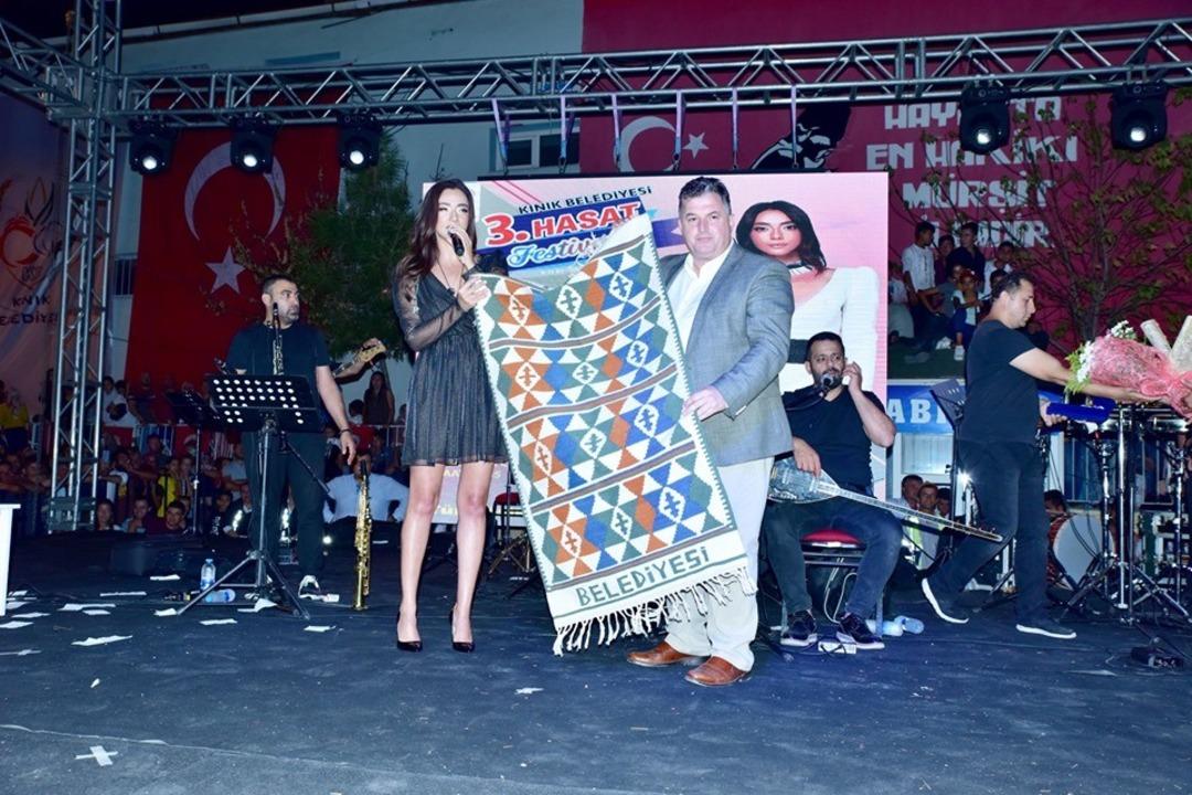 Kınık&rsquo;ta &Ouml;yk&uuml; G&uuml;rman r&uuml;zgarı