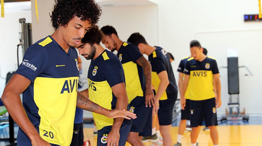 Fenerbah&ccedil;e g&uuml;n&uuml;n ilk antrenmanını tamamladı