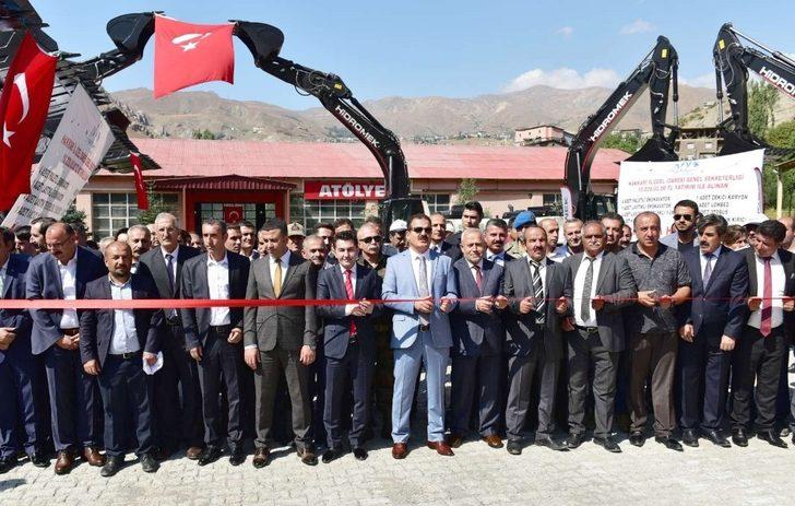 Hakkari’de 10 yeni iş makinesi törenle hizmete sunuldu G1