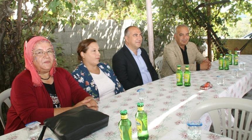 Kaymakam Altay k&ouml;yl&uuml; vatandaşlarla aşure etkinliğinde buluştu