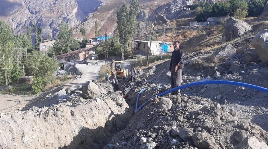 Hakkari Bağlar mahallesine yeni şebeke suyuna kavuştu