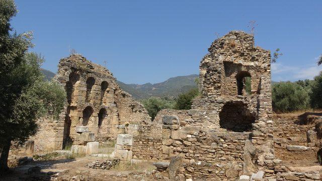 Antik kentteki Sütunlu Cadde gün yüzüne çıkıyor