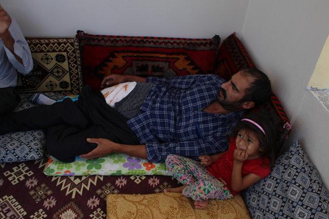 Cebinde patlayan telefon bacağını yaraladı 1