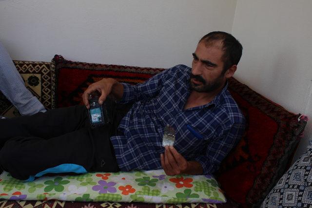 Cebinde patlayan telefon bacağını yaraladı 2