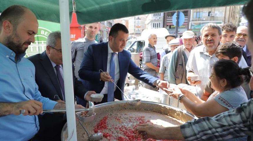 &Ccedil;arşamba Belediyesinden 3 bin kişiye aşure ikramı