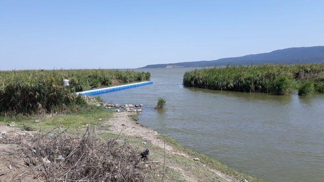Gala G&ouml;l&uuml;&rsquo;ne y&uuml;zer iskele 1