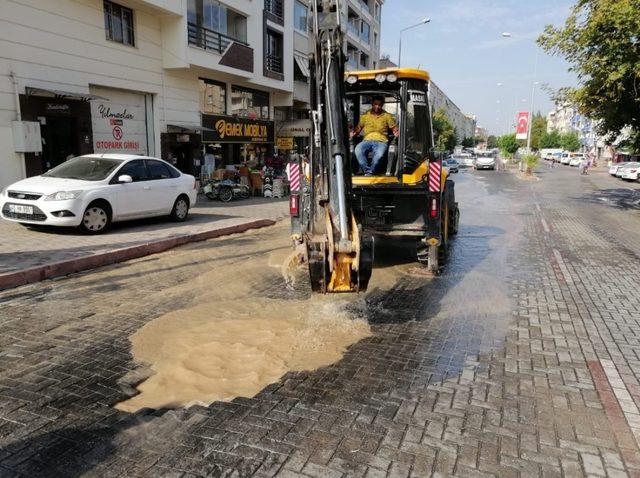 Akhisar’daki su kesintileri meclis gündemine taşındı