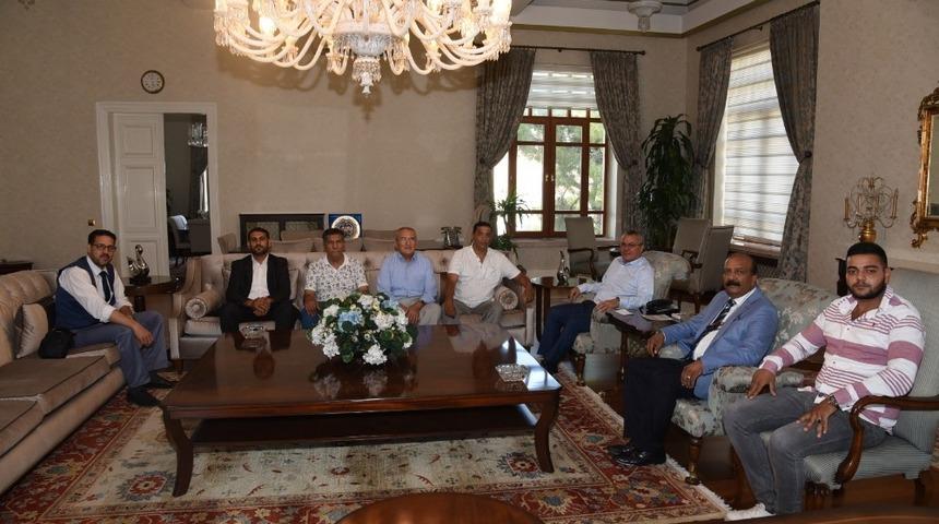 Vali Deniz misafirlerini ağırladı