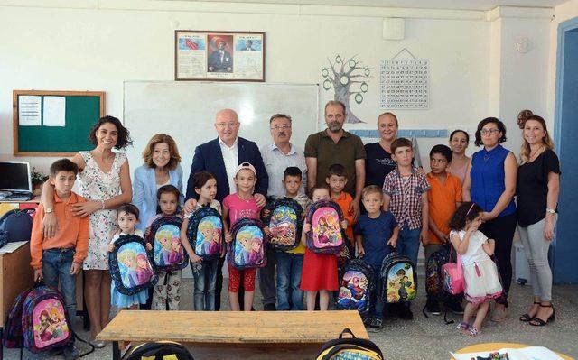 Başkan Gümüş’ten Çocuklara Dayanışma Çantası