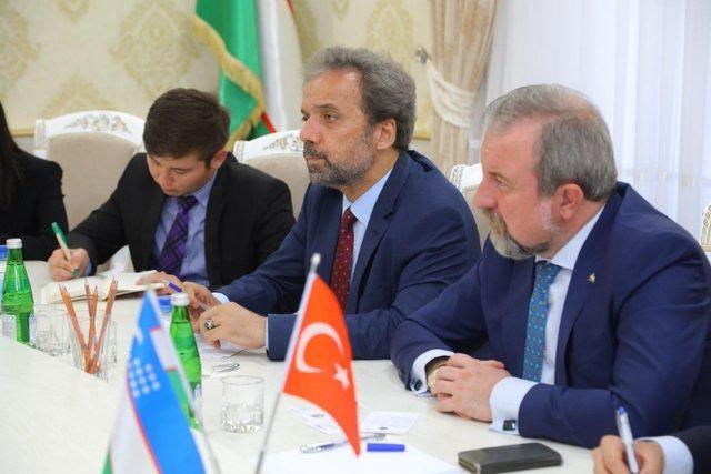 Türkiye’nin Taşkent Büyükelçisi Er’den Namangan Valisi’ne ziyaret