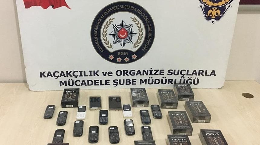 Ka&ccedil;ak telefon ve parf&uuml;mler ele ge&ccedil;irildi