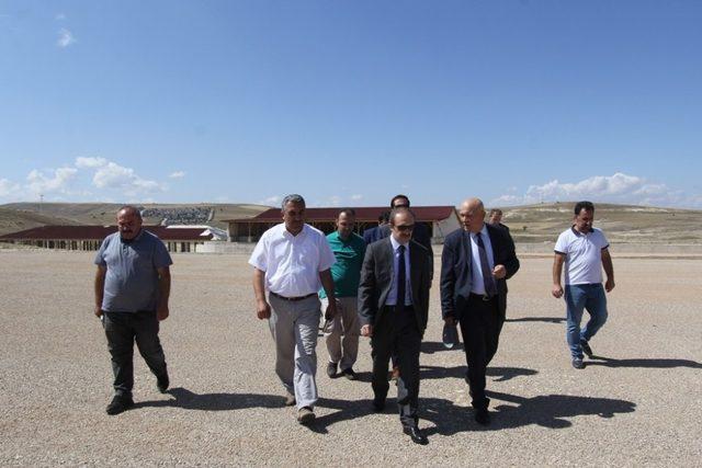 Vali Epcim ve Başkan Pekmezci belediye yatırımlarını inceledi 3