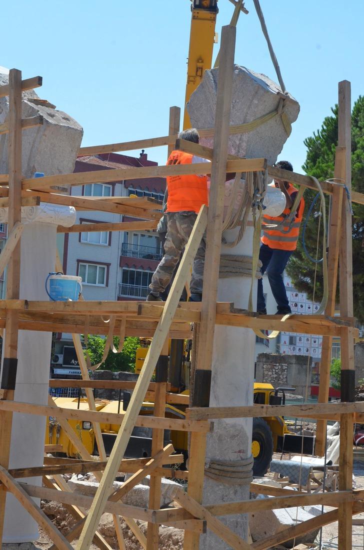 Thyateira kazılarında tapınak ve 67 mezar ortaya çıkarıldı   G2