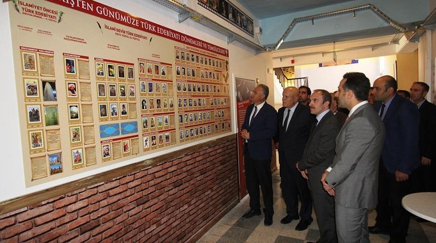 Bayburt Milli İrade Anadolu Lisesi&rsquo;nde Edebiyat Sokağı a&ccedil;ıldı