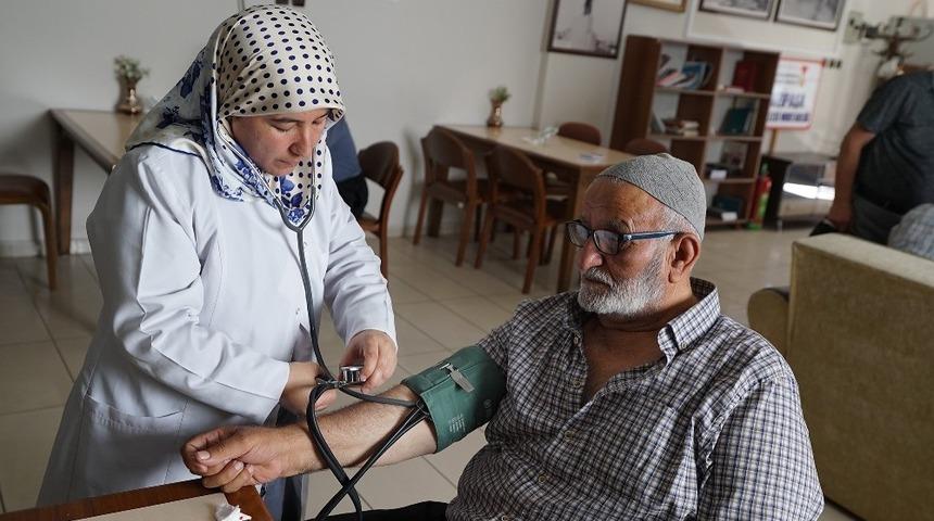 Kahramanmaraş&rsquo;ta yaşlılara hemşire desteği başladı