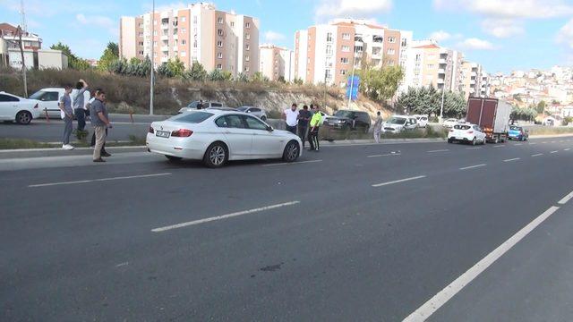 Arnavutköy'de otomobilin çarptığı yaya yaralandı