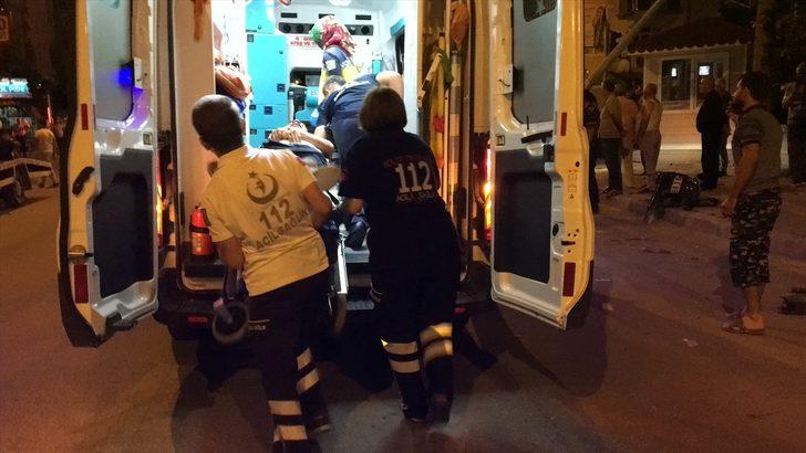 Isparta'da feci kaza! Önce trafik lambasına, ardından aydınlatma direğine çarptı G3