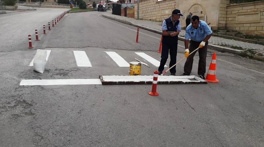 Bayburt&rsquo;ta yaya ge&ccedil;idi &ccedil;izgileri boyandı