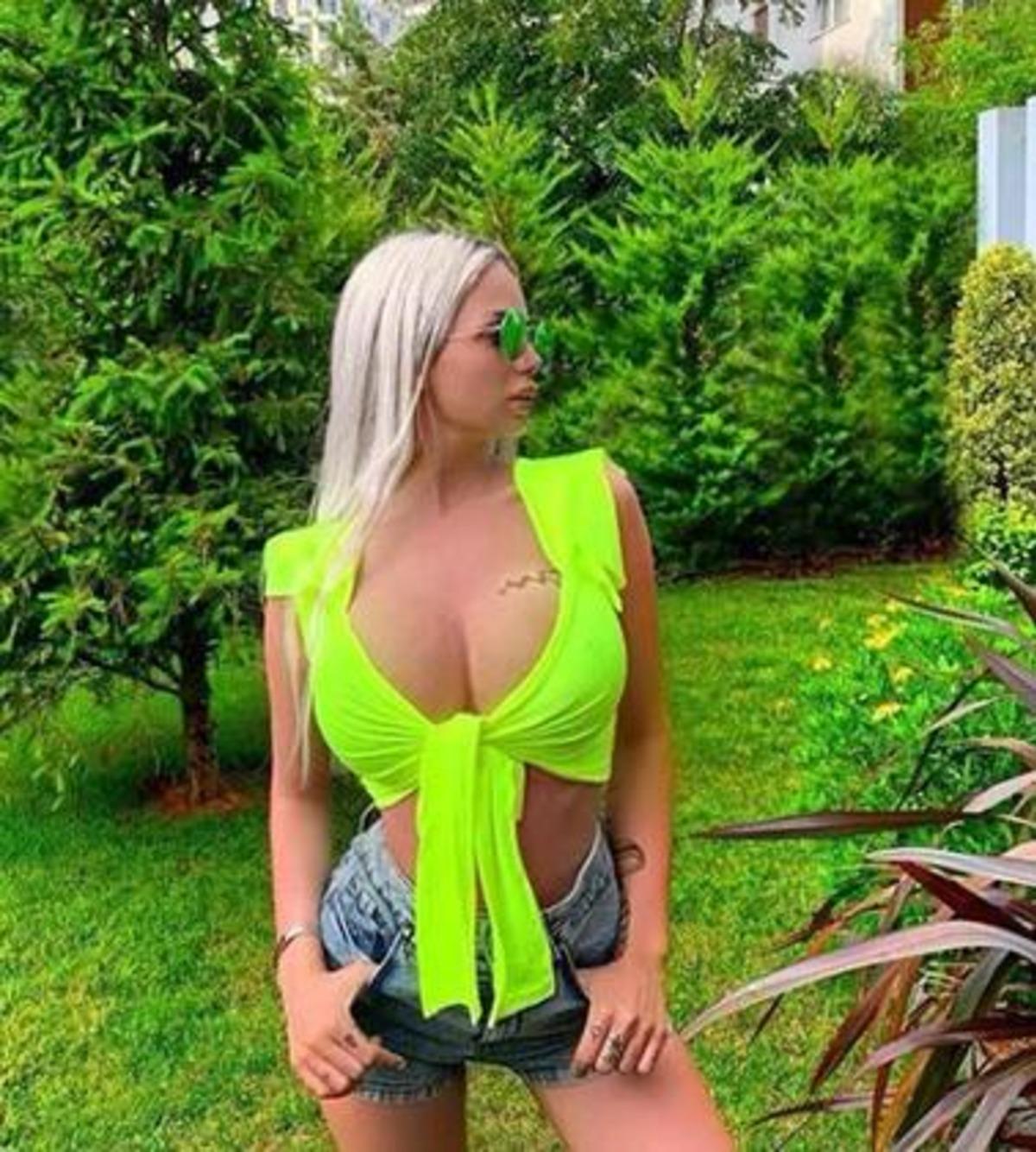 Instagram fenomeni Merve Sanay'ın koltuk altı fotoğrafı sosyal medyayı salladı