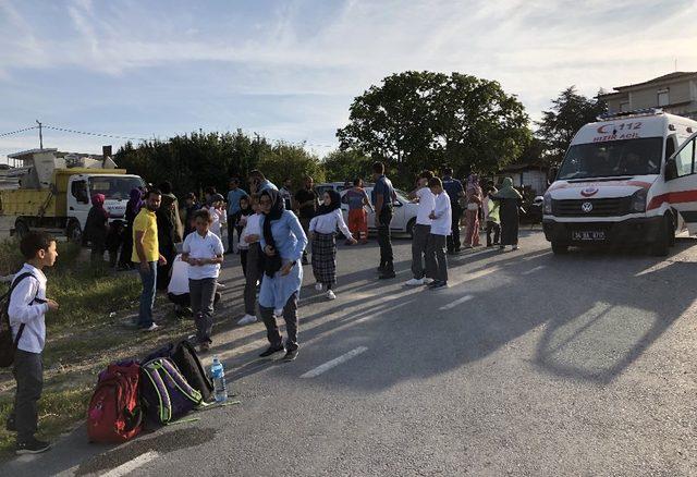 Beylikdüzü’nde servis aracı takla attı, çok sayıda öğrenci yaralandı