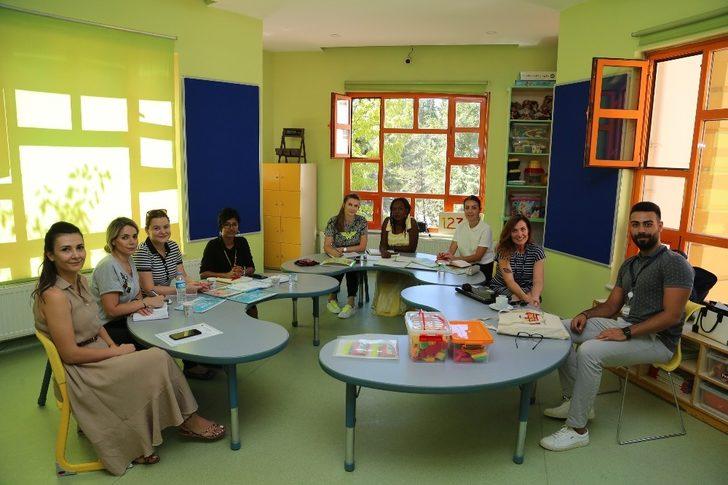 GKV’li İngilizce öğretmenlerine yeni öğretim teknikleri anlatıldı G4