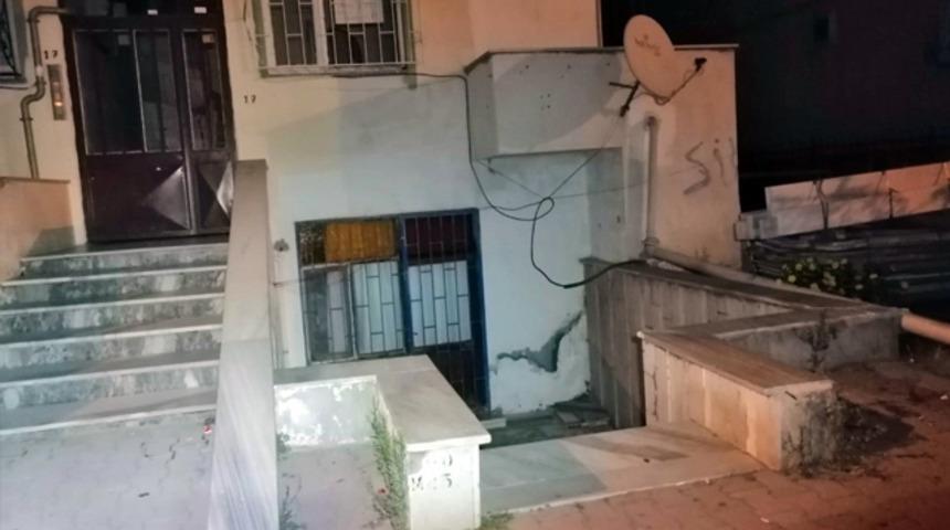 Ataşehir'de babasını kerpentenle öldürdü