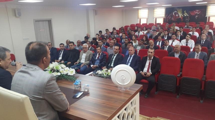 Muş İl Milli Eğitim M&uuml;d&uuml;r&uuml; Engin, okul m&uuml;d&uuml;rleri ile toplantı yaptı