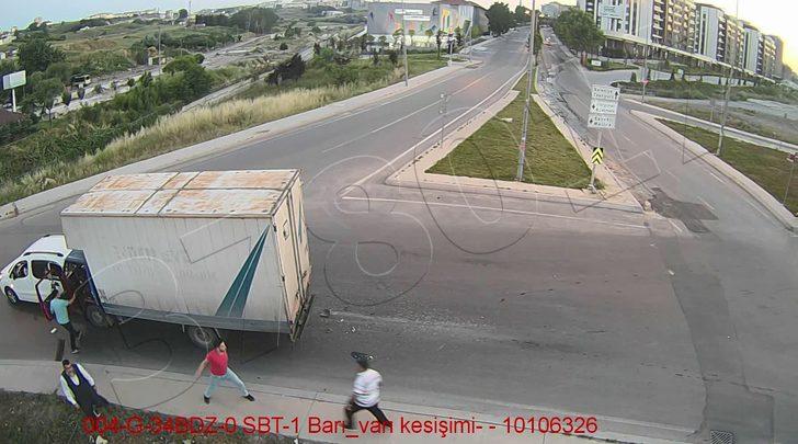 Beylikdüzü'nde husumetli iki grup arasında kavga!  G4