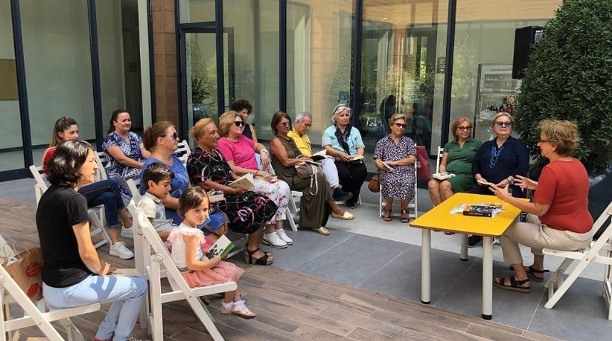 B&uuml;y&uuml;k&ccedil;ekmece&rsquo;de 7&rsquo;den 70&rsquo;e herkes kitap okuyor