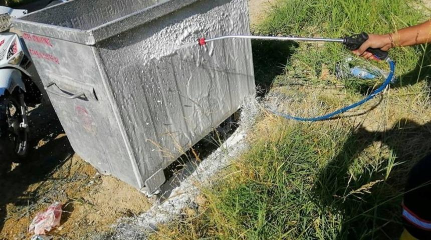 Mut&rsquo;ta &ccedil;&ouml;p konteynerleri dezenfekte ediliyor