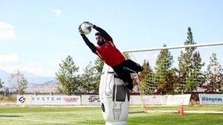 Kaleci İsmail Çipe'den süper vole