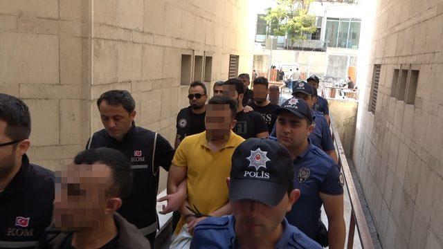 Bursa'daki 'tefecilik' operasyonunda yakalanan 13 kişi adliyede