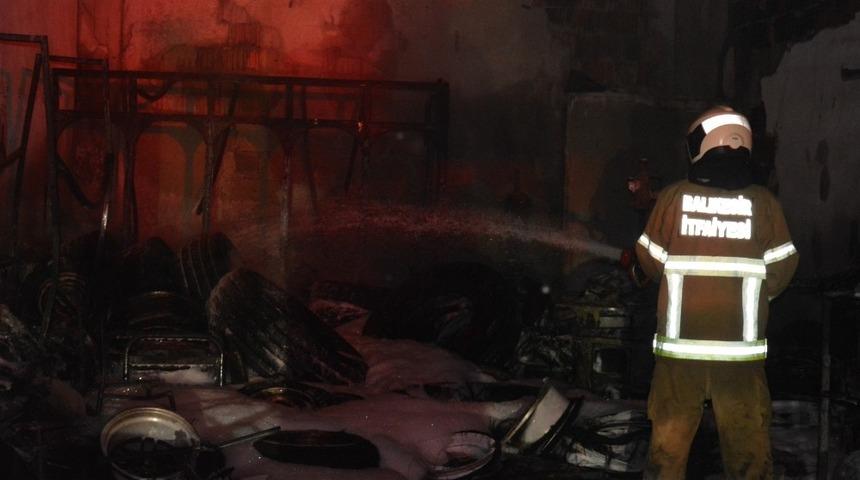 Oto lastikçide çıkan yangın korkuttu