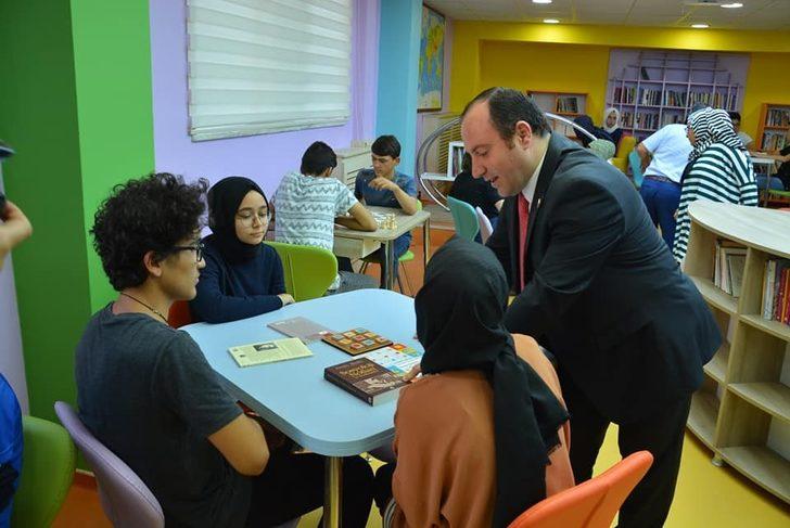 Bigadiç’te "Z-Kütüphane" açıldı G4