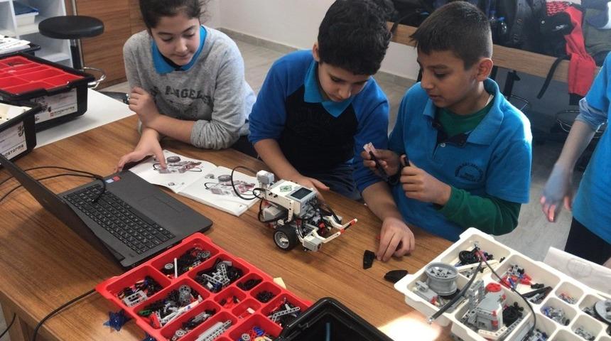 Kepez&rsquo;den 2 bin &ouml;ğrenciye kodlama eğitimi