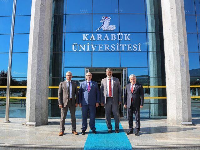 İstanbul Üniversitesi Rektörü Ak, Rektör Polat’a başarılar diledi